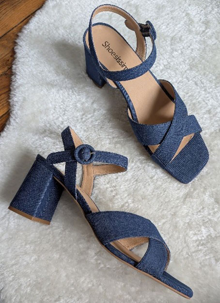 Paire de sandales femme bleu jean grande taille